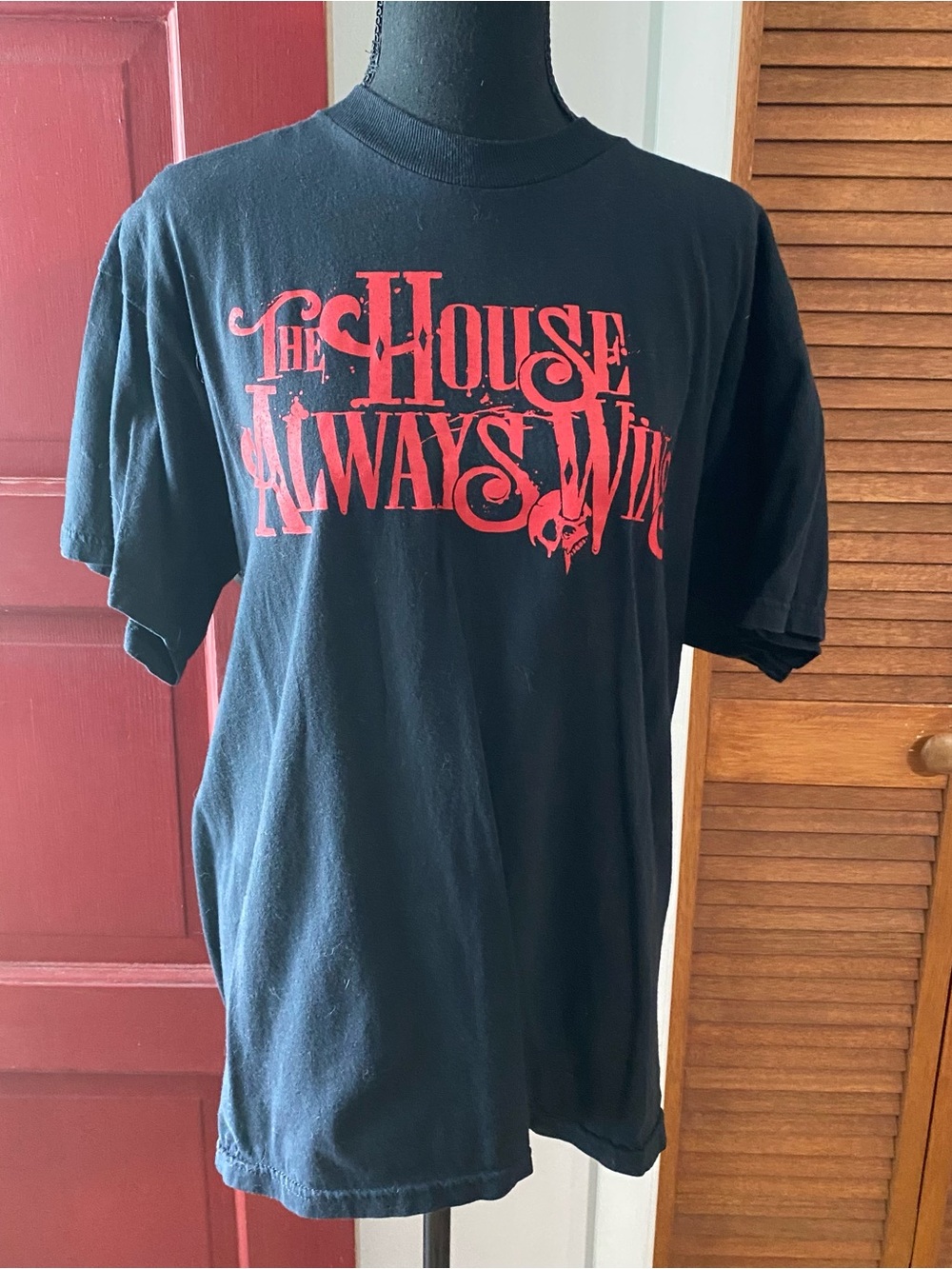 2011 Universal Halloween Horror Night BlackTee “The House Always Wins” unlucky21